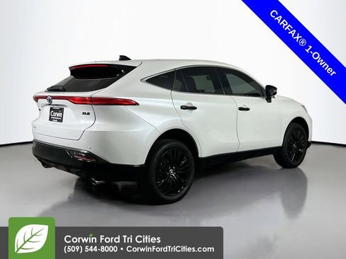 Used 2024 Toyota Venza Nightshade image 15