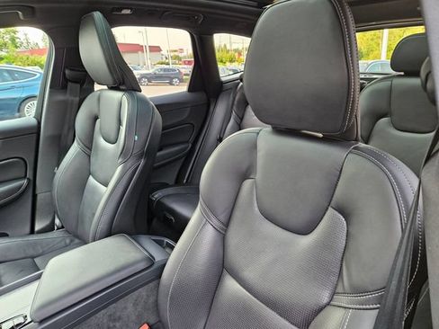 Certified 2024 Volvo XC60 T8 Ultimate w/ Protection Package Premier AWD/4WD image 18