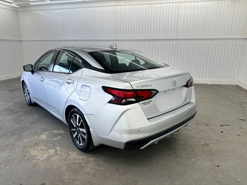 Used 2020 Nissan Versa SV image 7