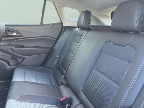 Used 2026 Chevrolet Trax LT w/ LT Convenience Package FWD image 16