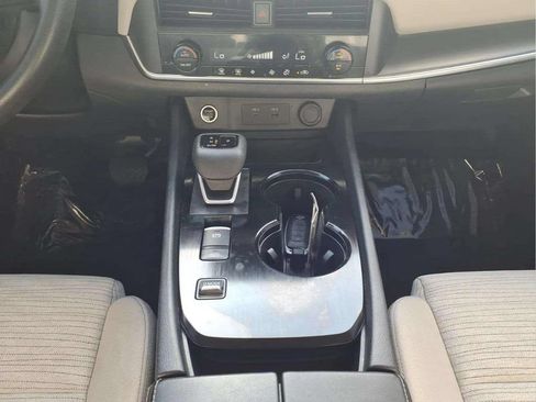 Used 2023 Nissan Rogue SV FWD image 13