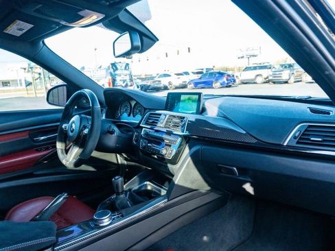 Used 2018 BMW M3 image 41