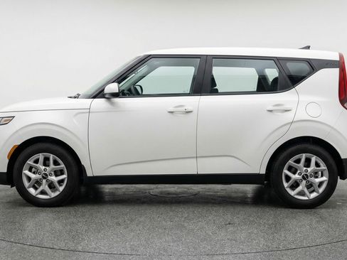 Used 2025 Kia Soul LX w/ LX Technology Package image 5