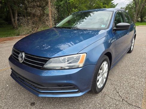 Used 2015 Volkswagen Jetta SE FWD image 1