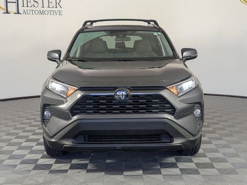 Used 2019 Toyota RAV4 XLE w/ Convenience Package AWD/4WD image 3