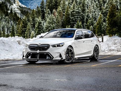 New 2026 BMW M5 Touring image 1