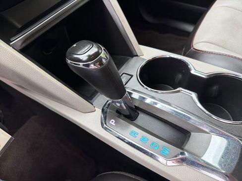 Used 2016 Chevrolet Equinox LTZ w/ Enhanced Convenience Package image 24