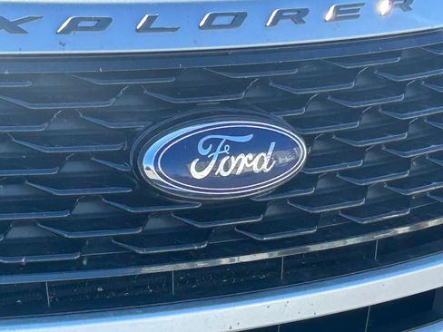 Used 2019 Ford Explorer Sport image 11
