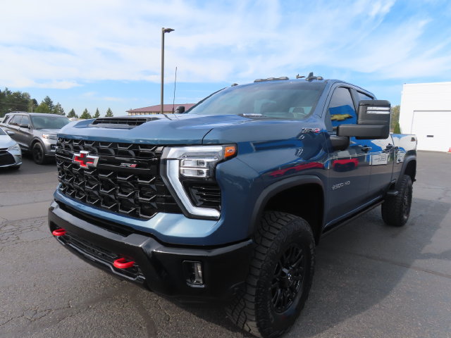 Certified 2024 Chevrolet Silverado 2500 ZR2 w/ Technology Package AWD/4WD image 3
