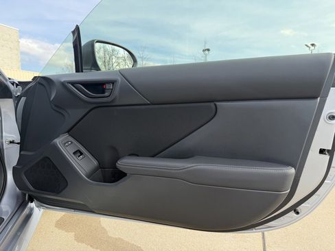 Certified 2025 Toyota GR86 w/ ALL Weather Mat Package (TMS) image 30