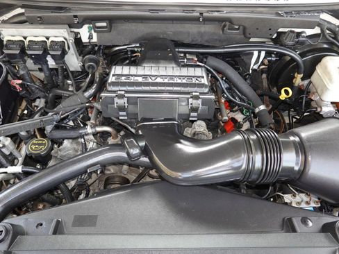 Used 2005 Lincoln Navigator Luxury image 29