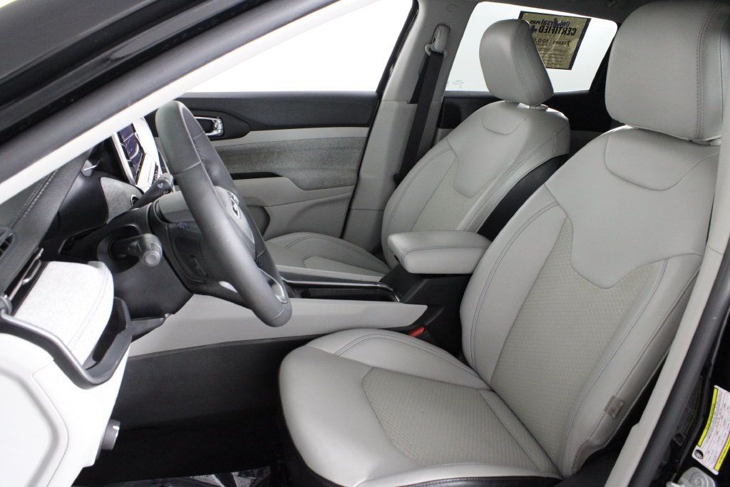 Used 2022 Jeep Compass Latitude FWD image 18
