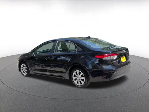 Used 2025 Toyota Corolla LE FWD image 11