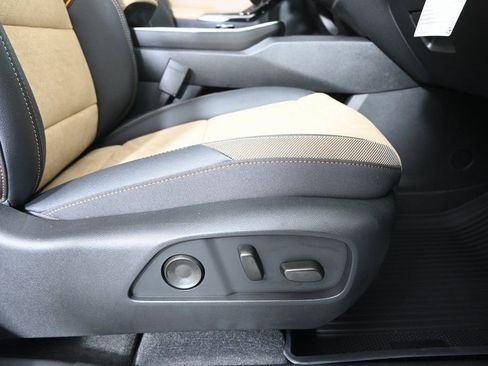 New 2026 Chevrolet Equinox ACTIV w/ Convenience Package III AWD/4WD image 14