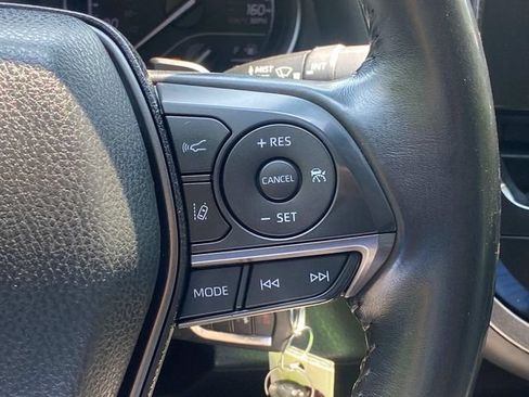 Used 2021 Toyota Camry SE FWD image 19