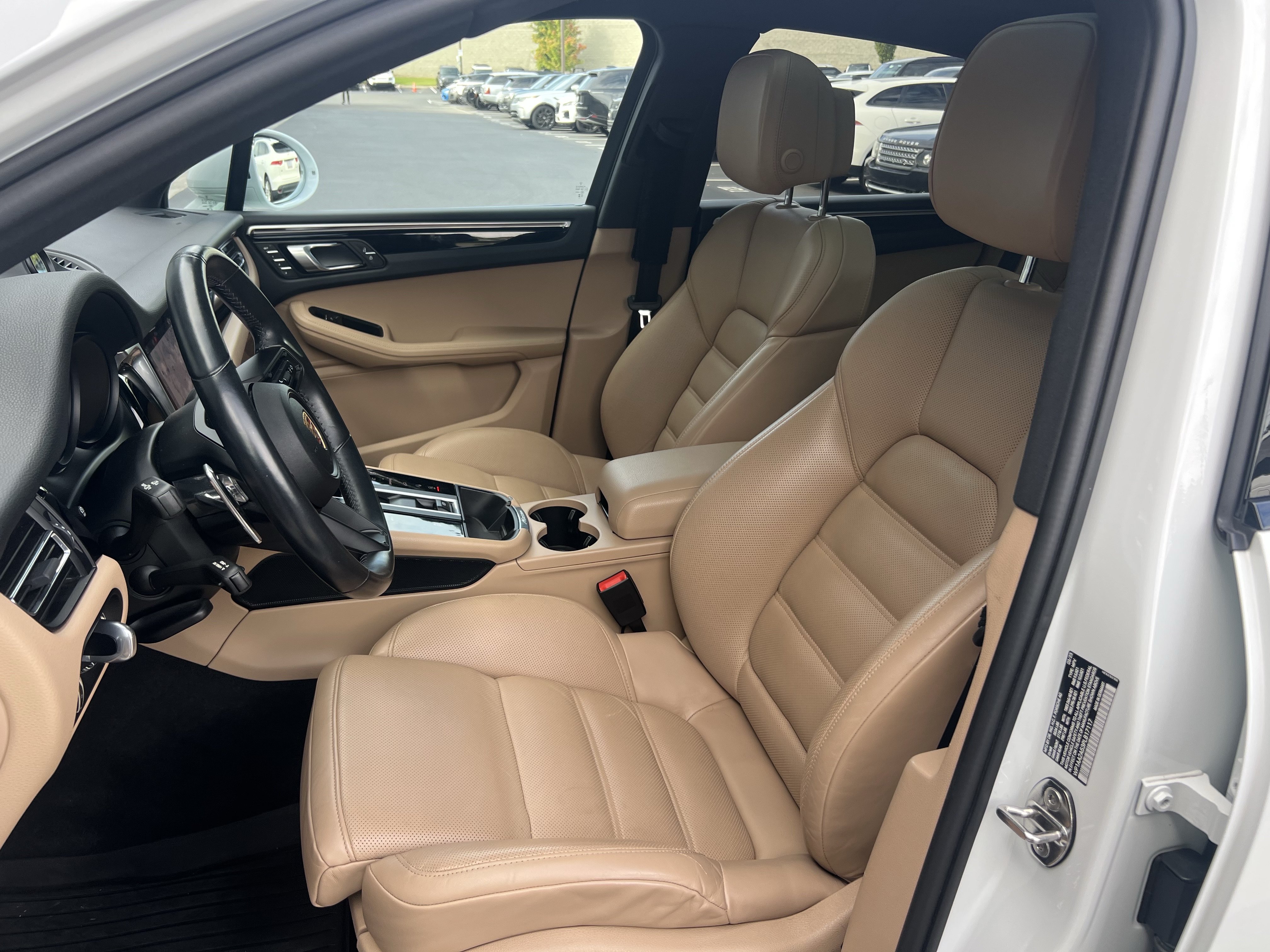 Used 2023 Porsche Macan AWD/4WD image 15