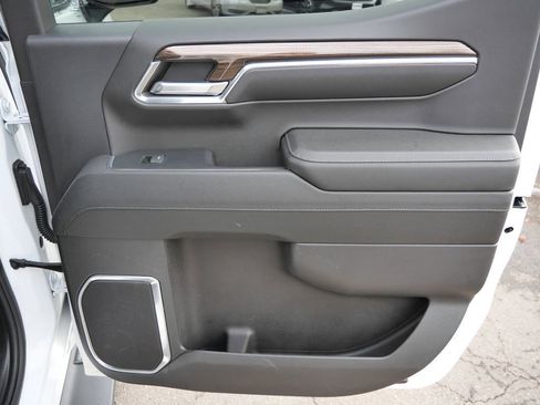 Used 2023 Chevrolet Silverado 1500 RST w/ Redline Edition image 17