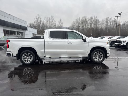 Used 2020 Chevrolet Silverado 1500 High Country w/ Technology Package image 2