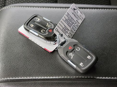 Certified 2023 GMC Acadia SLE w/ Driver Convenience Package image 27