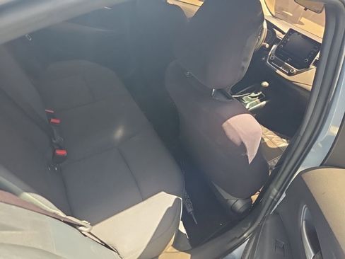 Used 2021 Toyota Corolla LE image 9