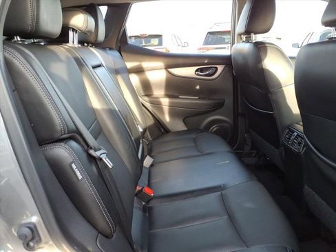 Used 2020 Nissan Rogue Sport SL image 6