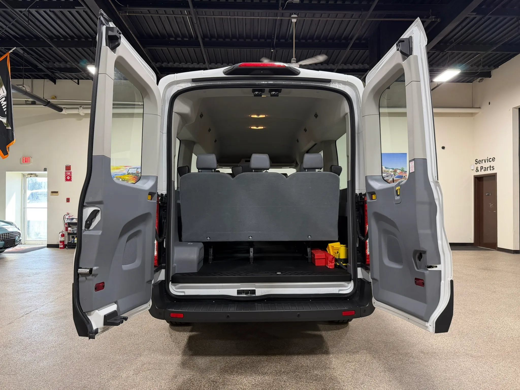 Used 2018 Ford Transit 150 XL RWD image 22