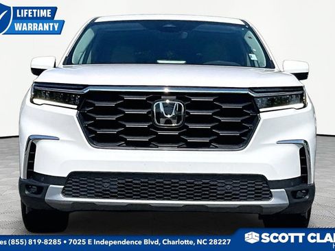 Used 2025 Honda Pilot EX-L image 2