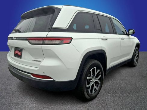 Used 2024 Jeep Grand Cherokee Limited AWD/4WD image 4