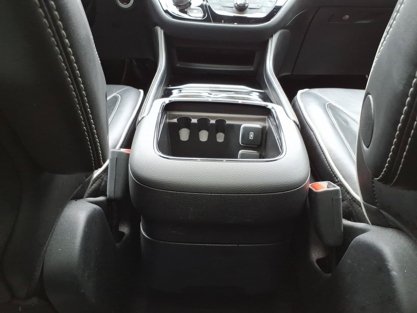 Used 2024 Chrysler Pacifica Premium FWD image 21
