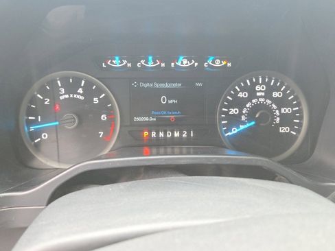 Used 2016 Ford F150 XLT w/ Trailer Tow Package image 3