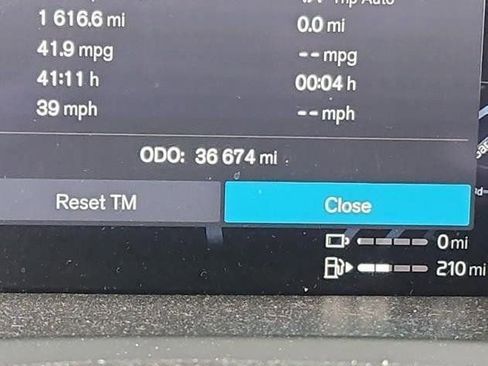 Certified 2024 Volvo XC90 T8 Plus image 4