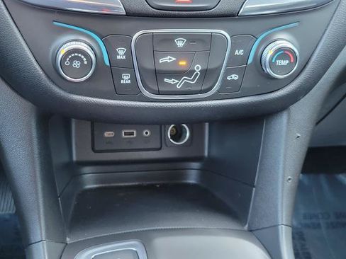 Used 2020 Chevrolet Equinox LT AWD/4WD image 25