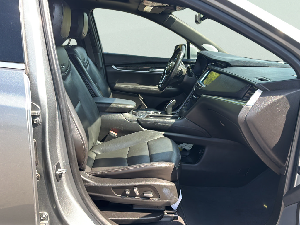 Used 2023 Cadillac XT5 Premium Luxury FWD image 11