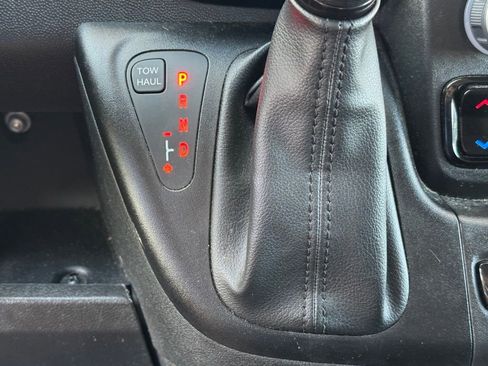 Used 2025 RAM ProMaster 2500 w/ Convenience Group FWD image 14