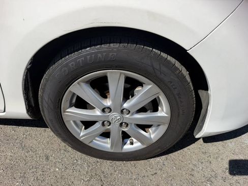 Used 2015 Toyota Yaris LE FWD image 30