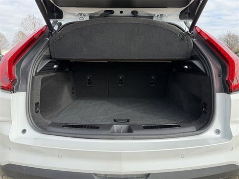 Used 2025 Cadillac XT4 Premium Luxury image 29