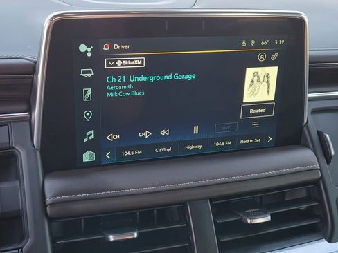 Used 2024 Chevrolet Tahoe Z71 w/ Luxury Package image 22