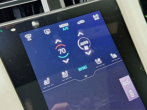 New 2025 Porsche Taycan image 18