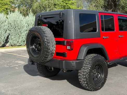 Used 2018 Jeep Wrangler Unlimited Sport S AWD/4WD image 10