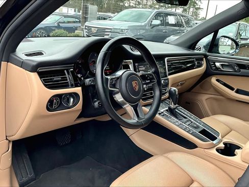 Used 2020 Porsche Macan S image 18