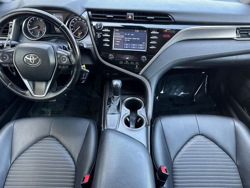 Certified 2018 Toyota Camry SE FWD image 13