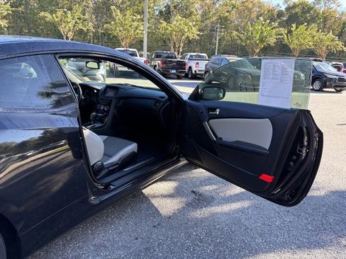 Used 2014 Hyundai Genesis 2.0T image 23