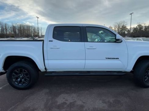 Certified 2023 Toyota Tacoma SR5 w/ Black Out Package (TMS) image 9