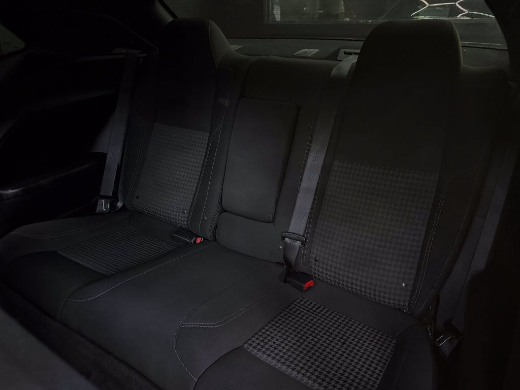 Used 2018 Dodge Challenger R/T w/ Driver Convenience Group RWD image 15