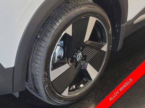 New 2025 Nissan Kicks SR w/ SR Premium Package image 7