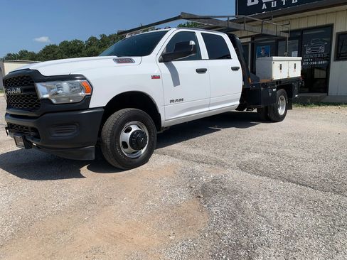 Used 2020 RAM 3500 Tradesman RWD image 2