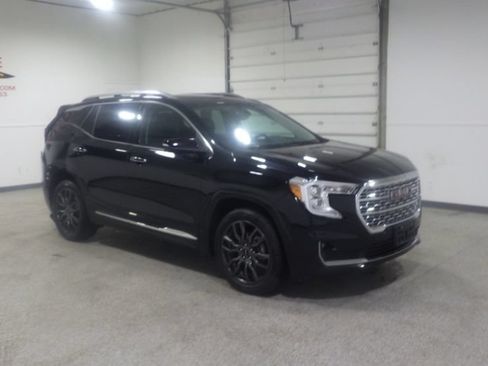 Used 2024 GMC Terrain Denali w/ Black Diamond Edition AWD/4WD image 5