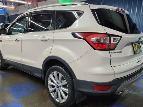 Used 2017 Ford Escape Titanium image 4