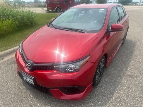 Used 2017 Toyota Corolla iM FWD image 2