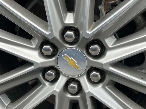 Used 2023 Chevrolet Traverse LT FWD image 13